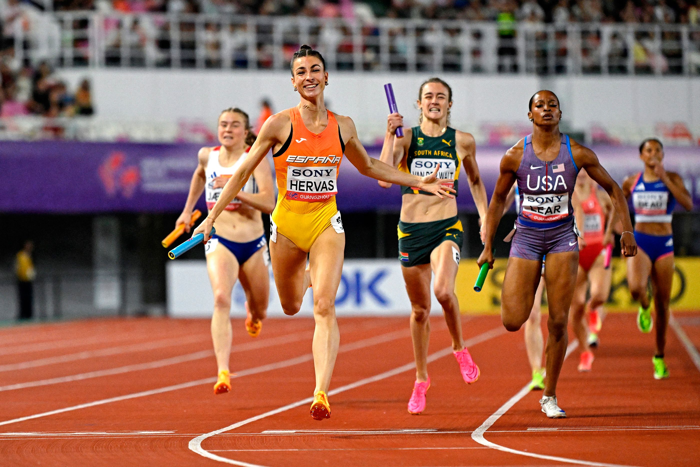 Blanca Hervas anchors Spain to women's 4x400m victory in Guangzhou